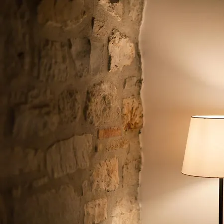 Largo Alighieri Alojamento de Acomodação e Pequeno-almoço 3*